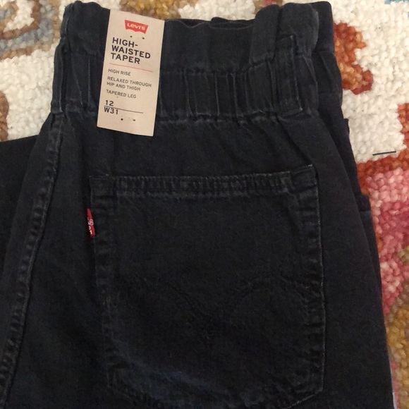 SOLD.Levi’s High Waisted Taper Jeans - Picture 4 of 15